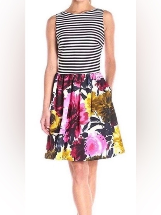 Just...Taylor Dresses & Skirts - Taylor Striped Bodice Floral Skirt Fit & Flare Dress 6 Navy White Flirty Wedding
